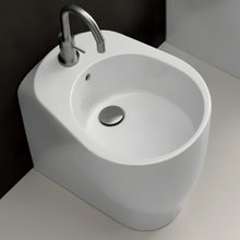 Carregar imagem no visualizador da galeria, Louças sanitárias de chão, encostadas à parede, brancas, série Abstract