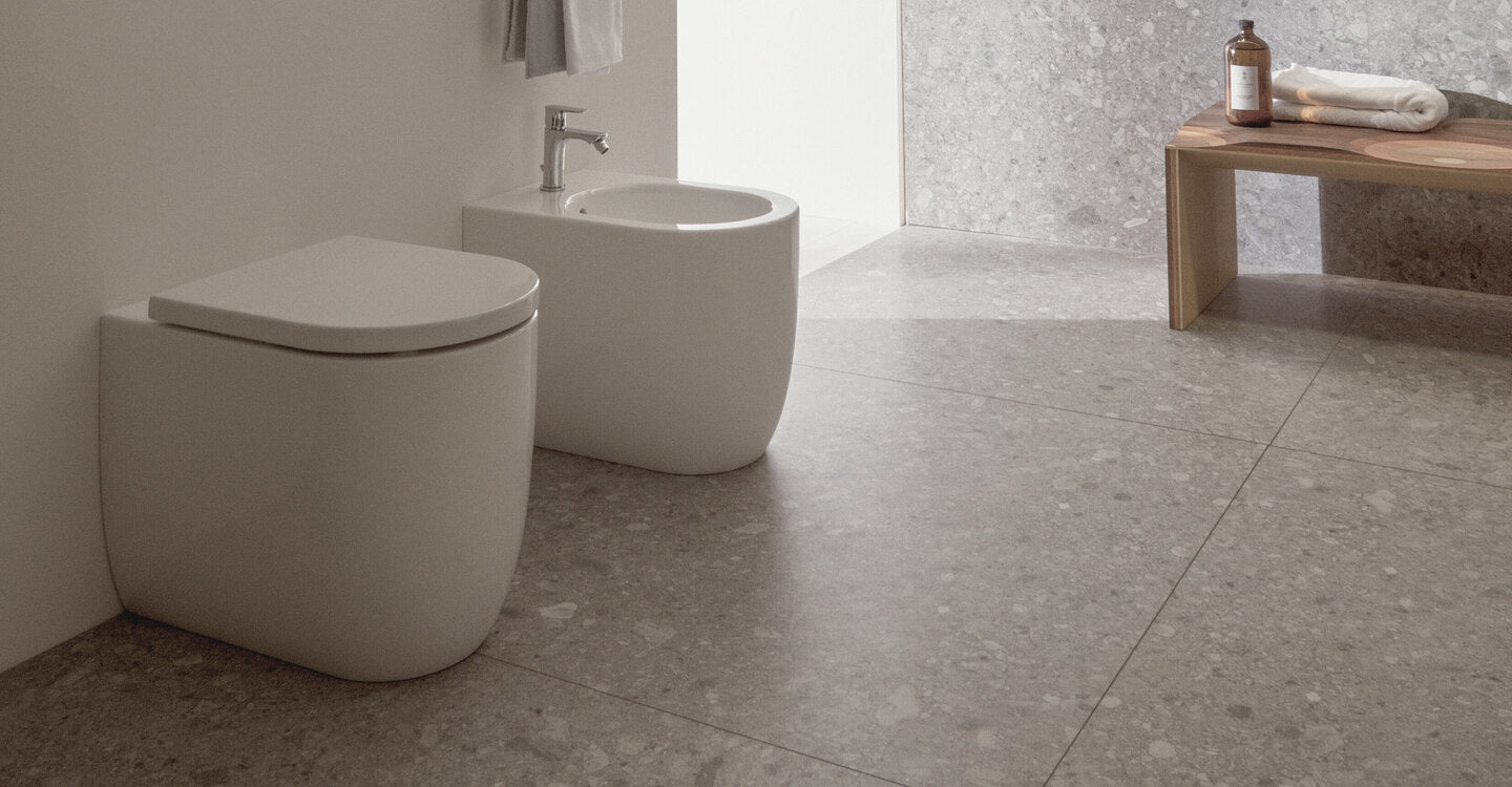 Ideal Standard Coppia sanitari VASI | BLEND CURVE | T375101 Vaso a terra universale filo parete AquaBlade®