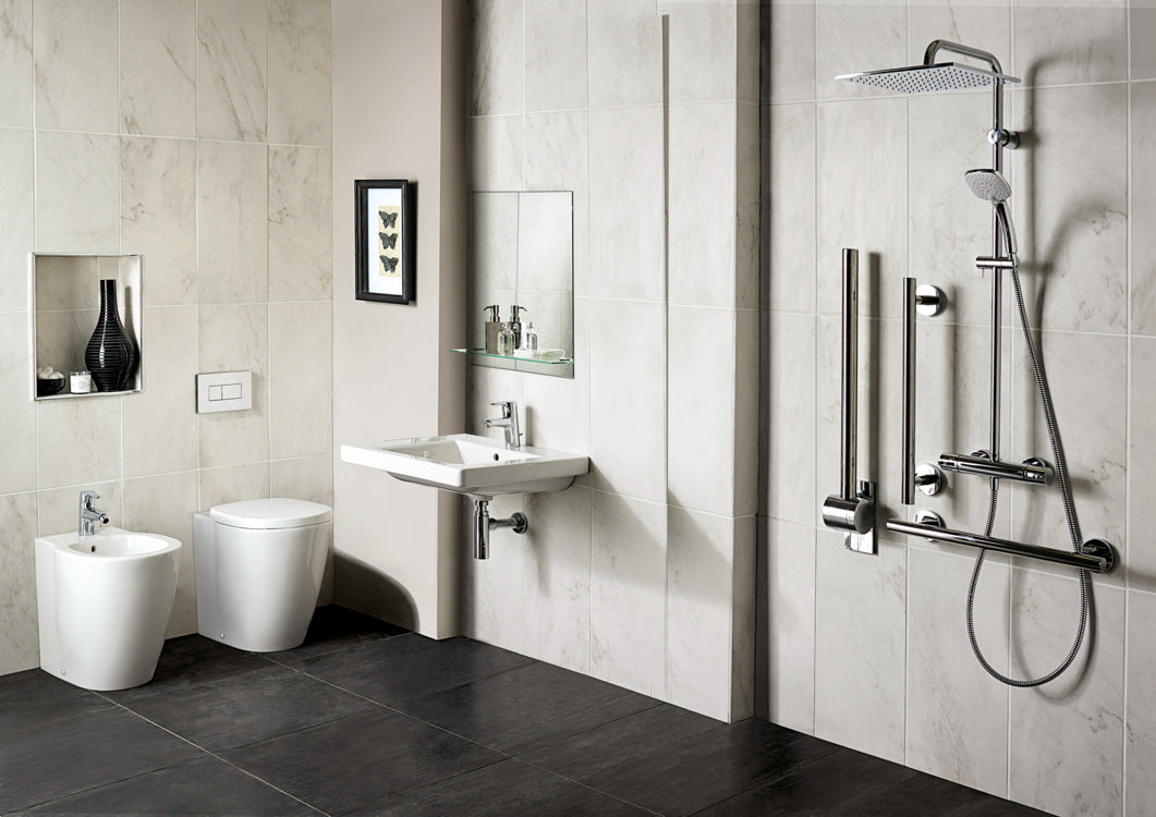 Ideal Standard   Coppia sanitari | CONNECT FREEDOM | E828401 Vaso a terra +6 filo parete completo di sedile