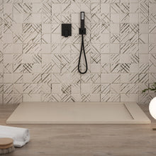 Carregar imagem no visualizador da galeria, Base de chuveiro PRESTIGE em resina de mármore creme com efeito de cimento-pedra 
