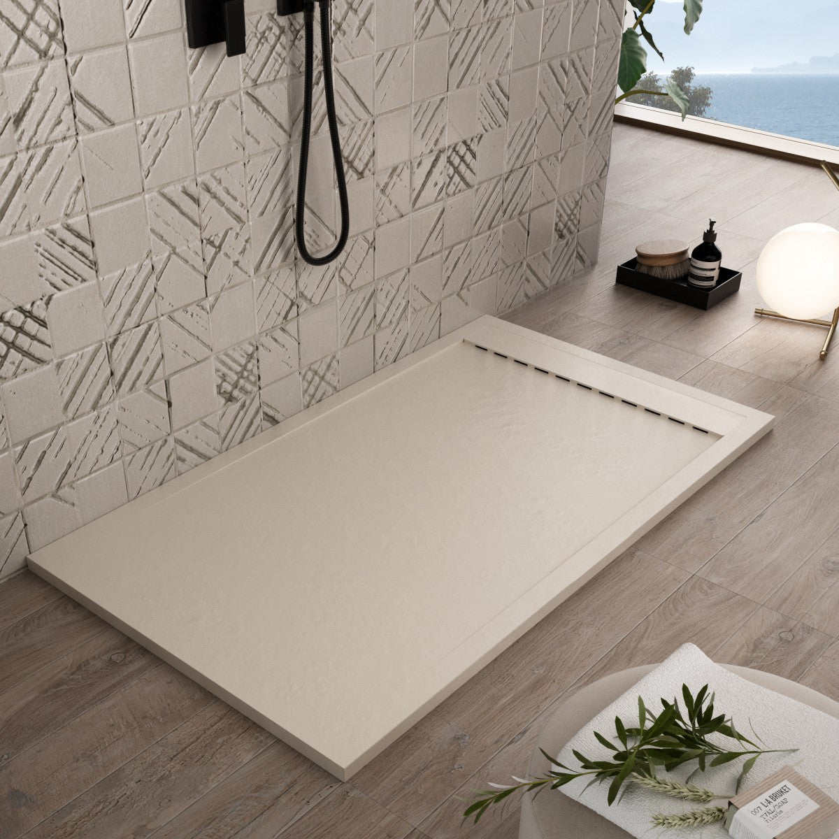 Base de chuveiro PRESTIGE em resina de mármore creme com efeito de cimento-pedra 