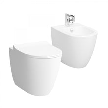 Carica l&#39;immagine nel visualizzatore di Gallery, Coppia Sanitari Filomuro Con Sedile Wc Traslato Softclose SENTO
