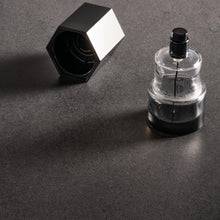 Carregar imagem no visualizador da galeria, Armário de banheiro suspenso de 55 cm com espelho, cimento, madeira e lava EASY
